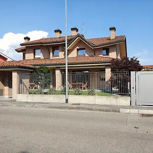 Casa Sara Couette-café Cassano dʼAdda